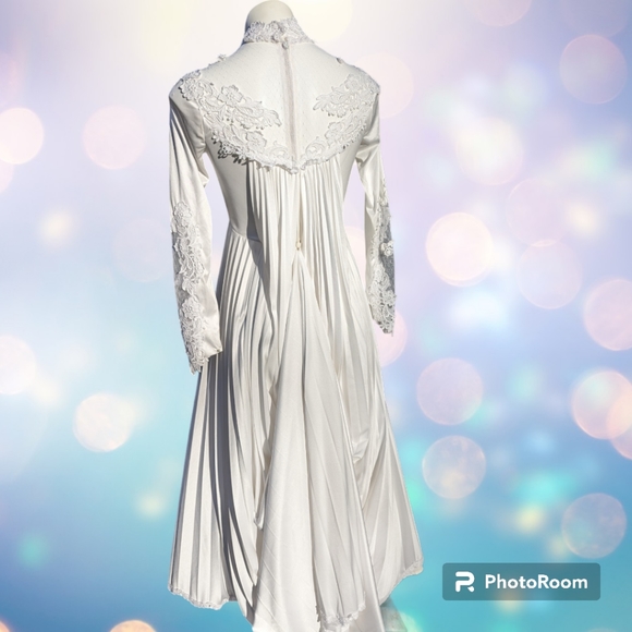 Vintage 1970s wedding dress train pleated empire aline small lace simple 70s s - Picture 3 of 6